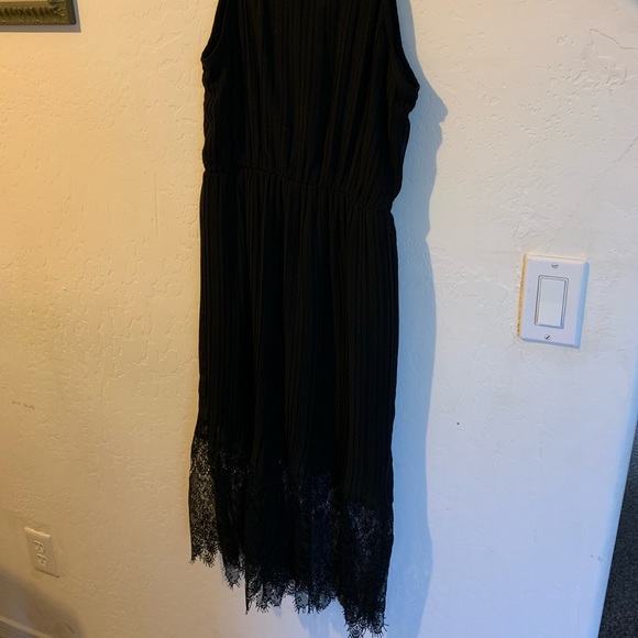 Pretty little lace black dress - Picture 4 of 6